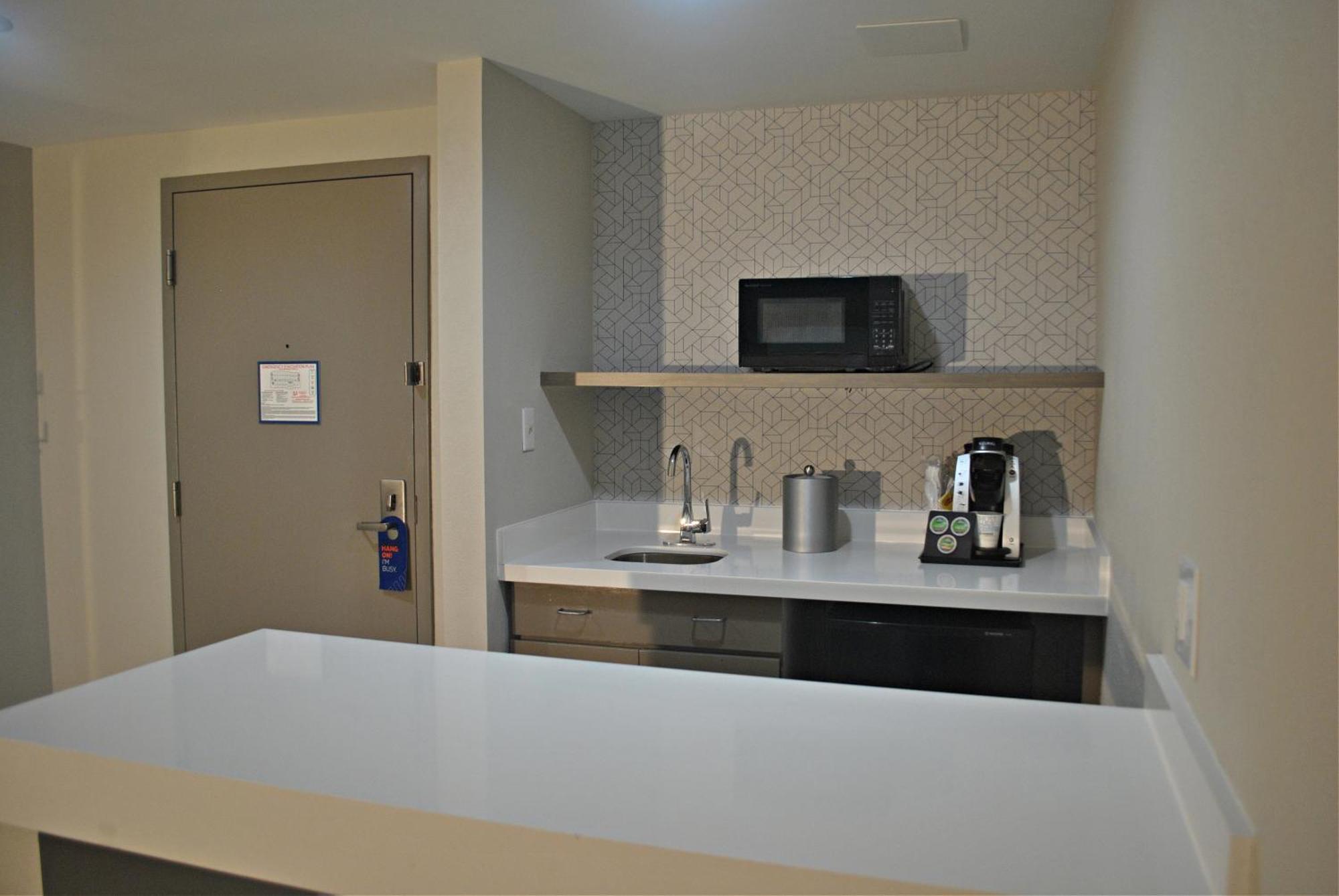 Holiday Inn Express Hotel & Suites Dover By Ihg Exterior foto